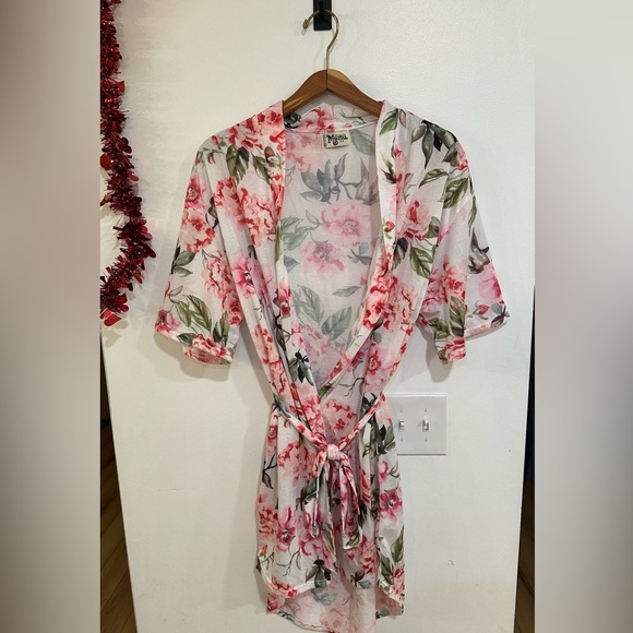 Show Me Your Mumu Women’s Garden of Blooms Brie Robe Pink Floral Boho Beach - Picture 2 of 7